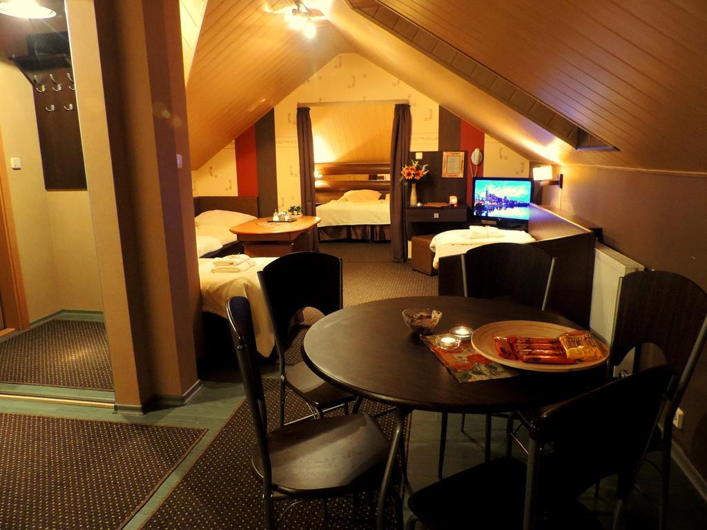 Apart A2 Poznan - 24H - Self Check-In - Free Parking Ruang foto