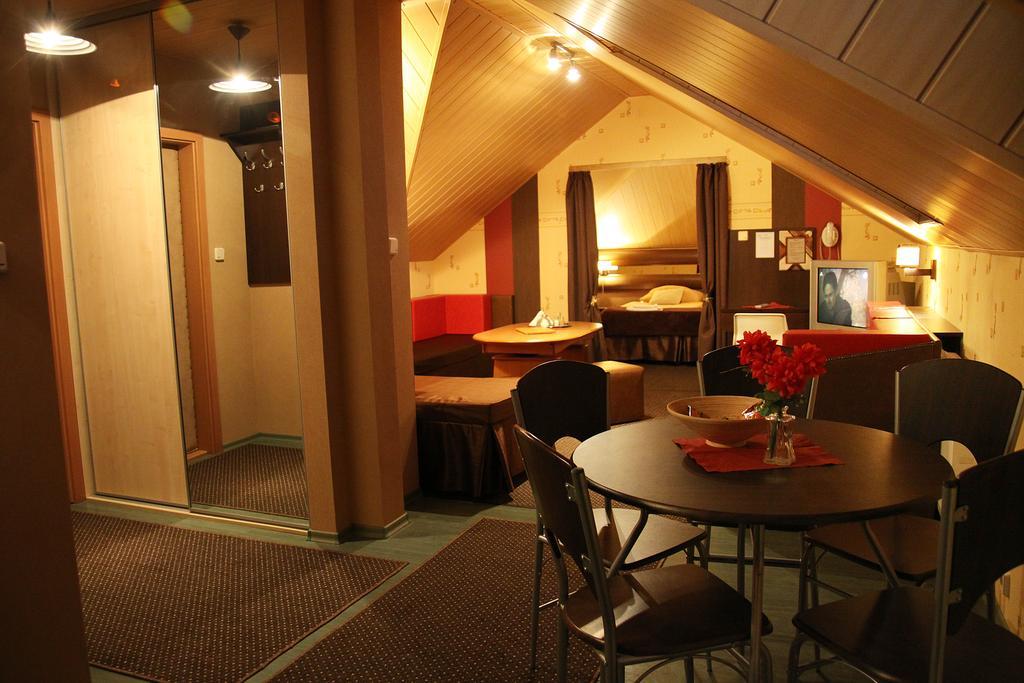 Apart A2 Poznan - 24H - Self Check-In - Free Parking Ruang foto